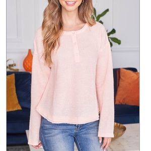 Peach Henley style top, NEW!🍑